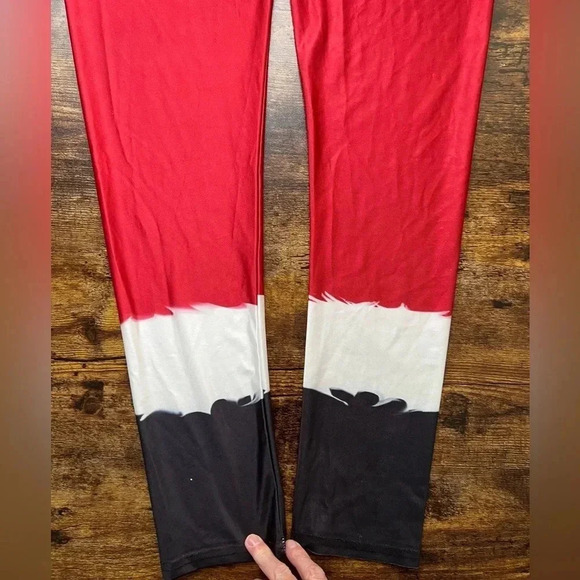 Ladies Santa Christmas leggings. Size: L/XL. - Picture 6 of 7